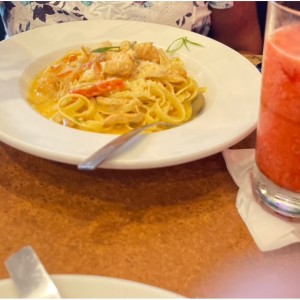 FETTUCCINE ALFREDO WITH CHICKEN