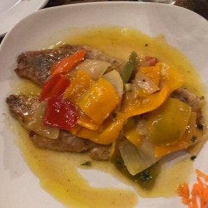 filete de pescado en Pimientos 