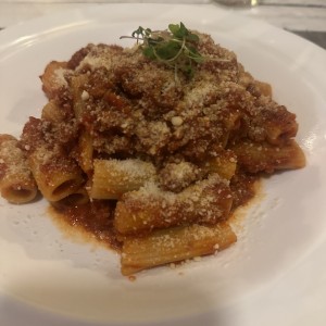 Rigatoni con cordero 
