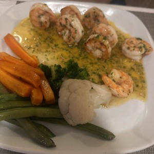 Camarones al ajillo 