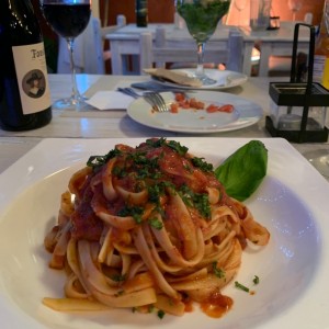 vegan fetuccini al pomodoro