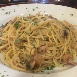 spaghetti con mariscos