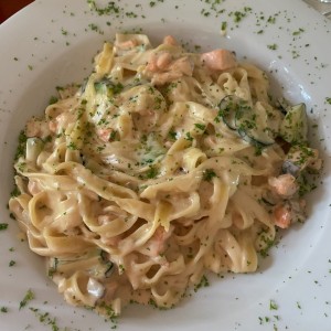 Fetuccini al salmon