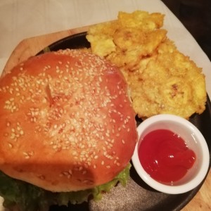 Hamburguesa con Patacones 