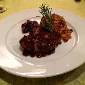 Chuleton con arroz chino