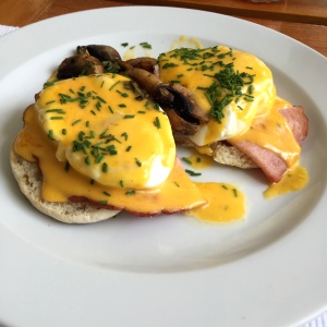 Egg benedicts