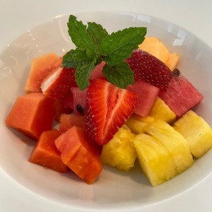 Plato de frutas naturales