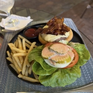 Platos Fuertes - Hamburguesa de Angus