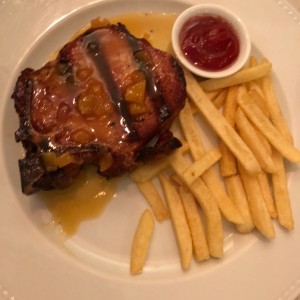 Chuleton com papas fritas