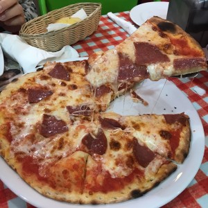 pizza de salami