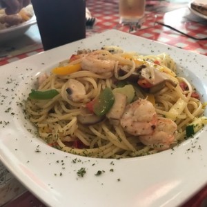 Pasta de Vegetales y Camarones