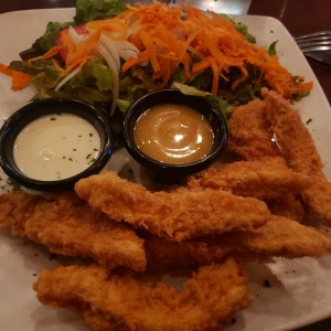 Chicken tenders y ensalada