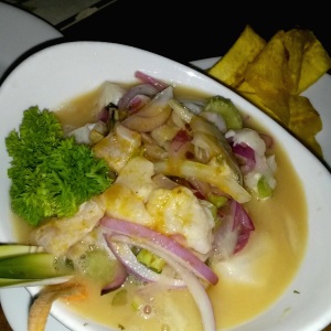 Cebiche de Merluza con maracuya 