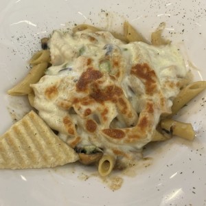 Penne  alfredo horneado 