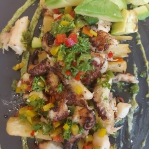 Pulpo con yuca