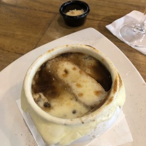 Sopa de Cebolla Gratinada