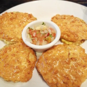 tostones con queso