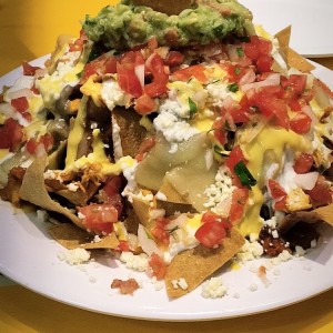 Super Nachos (Mixtos: pollo y pastor)