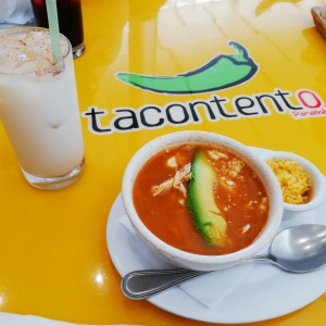 sopa Azteca y horchata