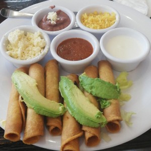 taquitos de pollo