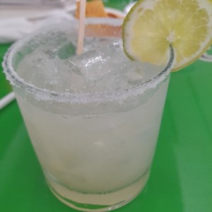 margarita en las rocaa