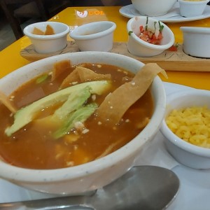 sopa de tortillas