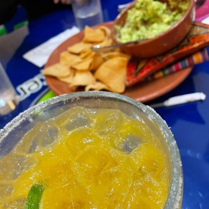 Margarita de Maracuya y guacamole