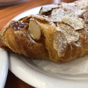 croissant de almendras