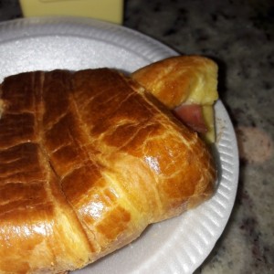 Croissant de Jamon y Queso 