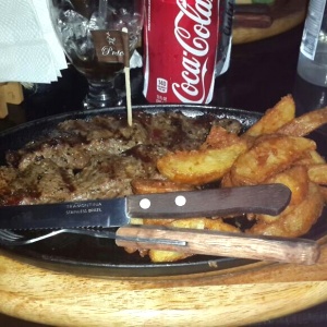 Rib eye Especial Pretelt con papas fritas