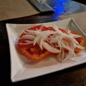 ensalada tomate y cebolla 