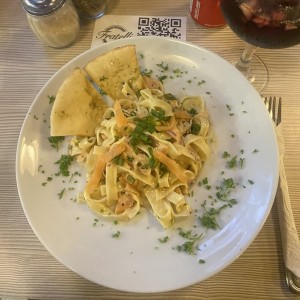 Pasta en salsa de salmon ahumado