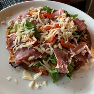 pizza Prosciutto Keto(base de harina de coco)