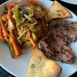 Especiales Fratelli - Steak al grill con pasta