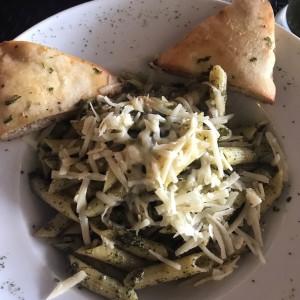 Pasta al pesto 