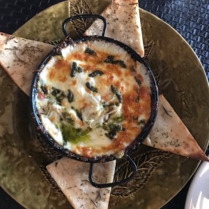 Queso Fundido con pesto