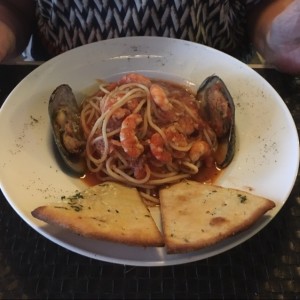 spaguetti fruti di mare 