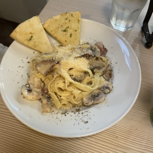 Pasta alfredo