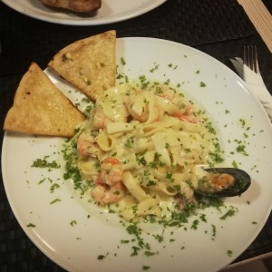 Pastas - Frutti di mare salsa blanca