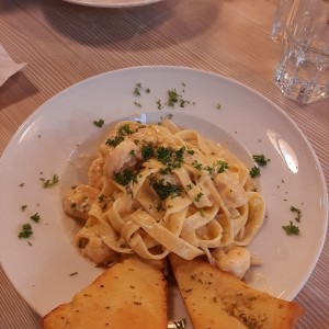 pastas con camarones