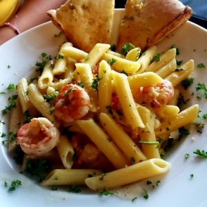 Pastas - Penne rigati con camarones