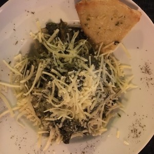 pesto fetuchini con hongos