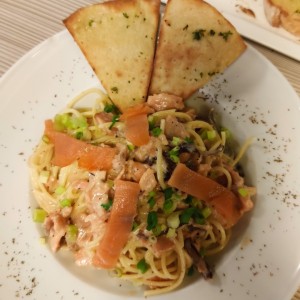 Spaguetti en Salsa de Salmon Ahumado