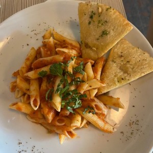 Penne pollo pomodoro