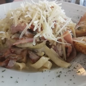 Pasta Alfredo