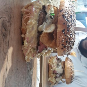 La Complicada Burger