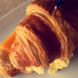 Sandwiches calientes - Croissant relleno