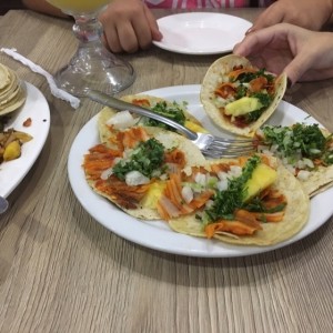 Tacos al pastor