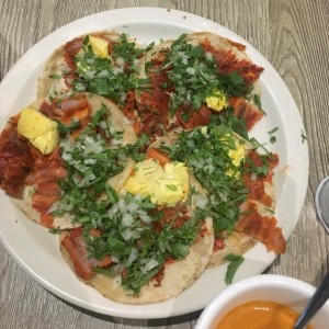 tacos de maiz al pastor