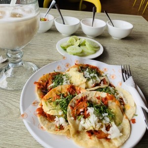 Tacos al pastor 